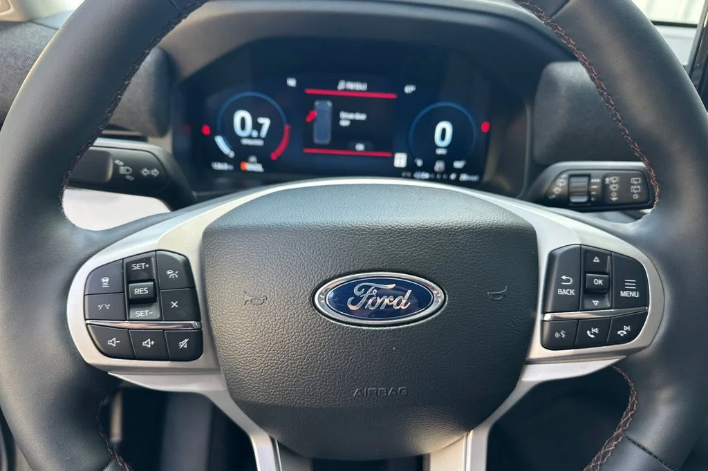 New 2026 Oxford White Ford Active image 25