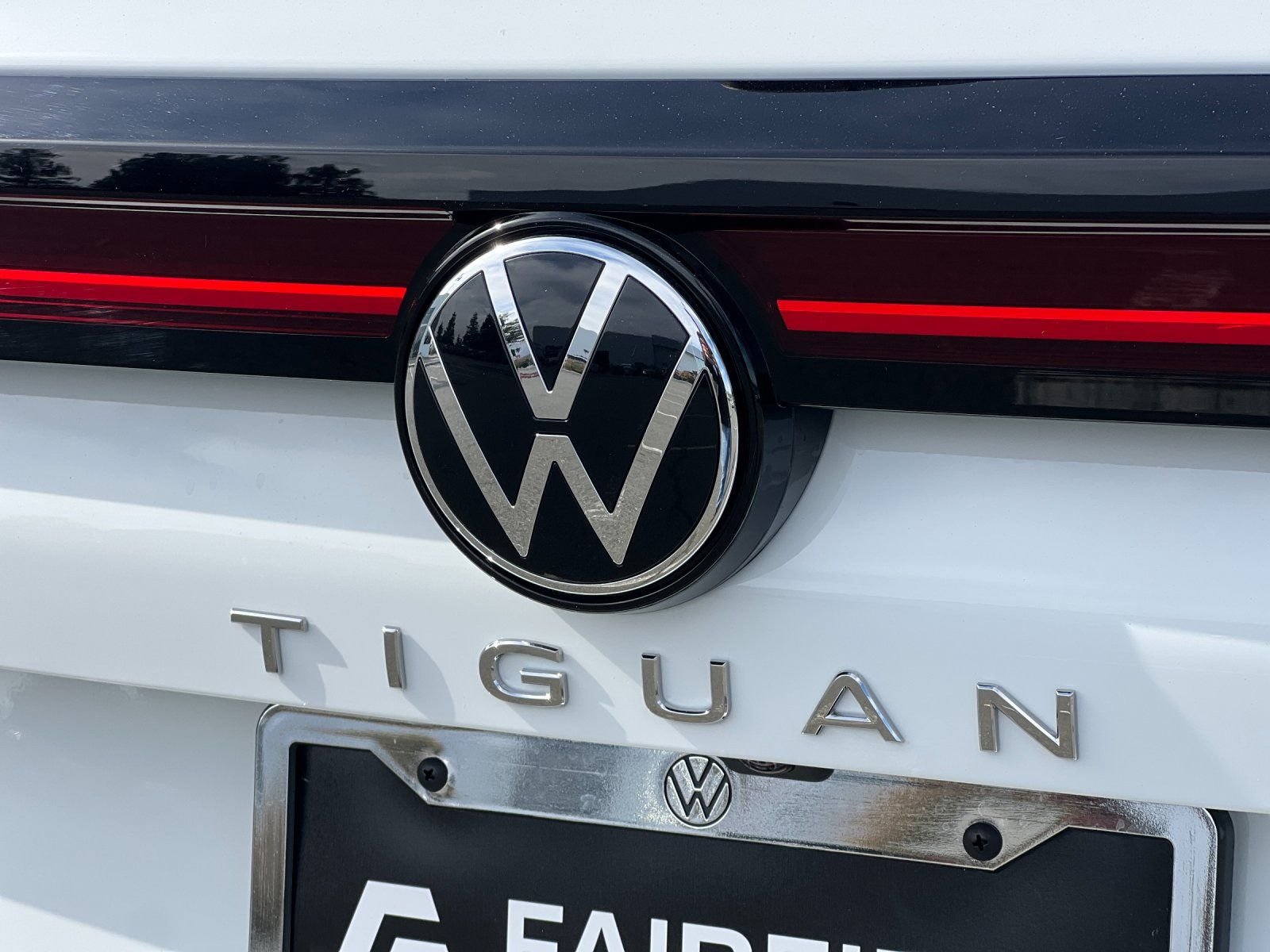 New 2026 Pure White Volkswagen 2.0T S image 25