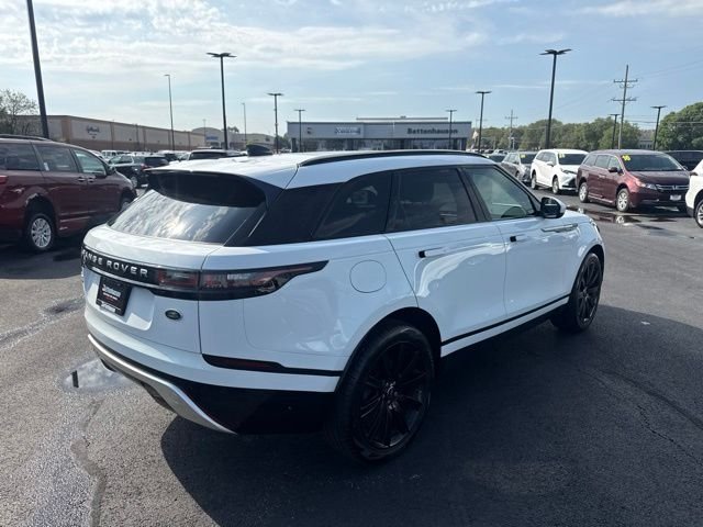 Used 2019 White Land Rover S image 4