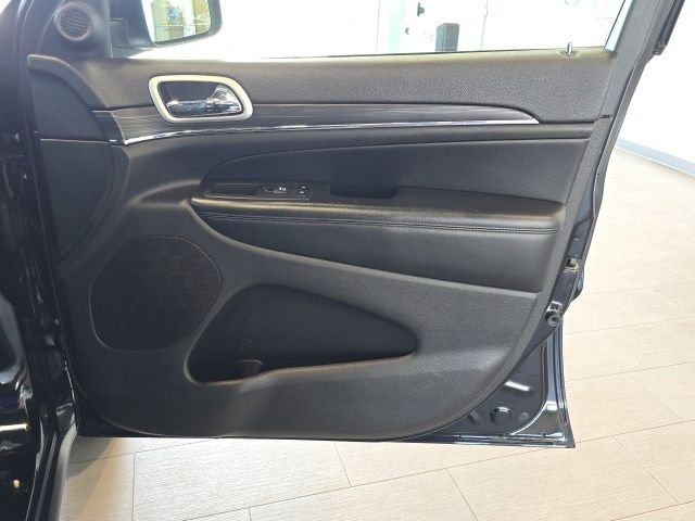 Used 2019 Black Jeep Limited image 22