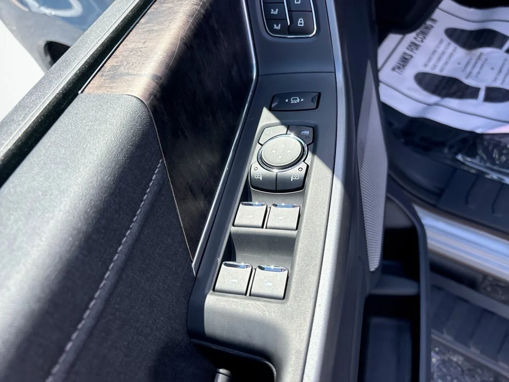 New 2026 Glacier Gray Metallic Tri-Coat Ford F-250® Lariat® image 28