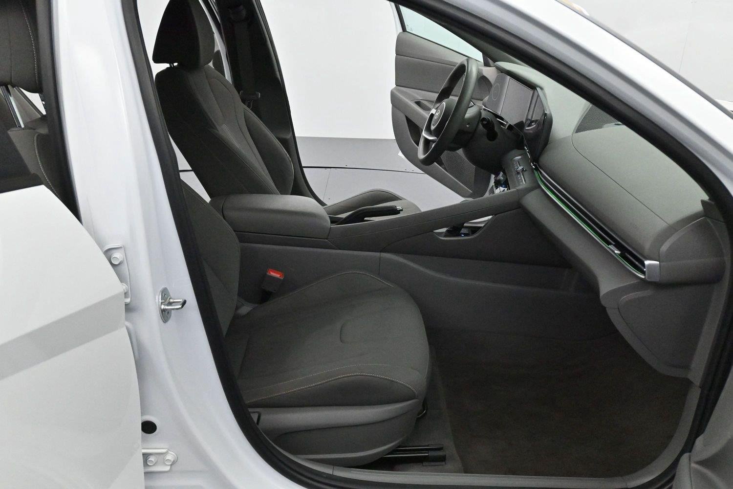 Used 2024 Serenity White Hyundai SEL image 28