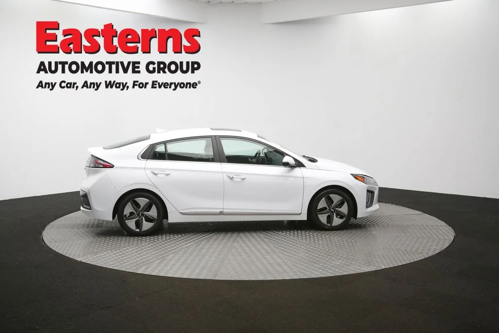 Used 2022 White Hyundai Limited image 45