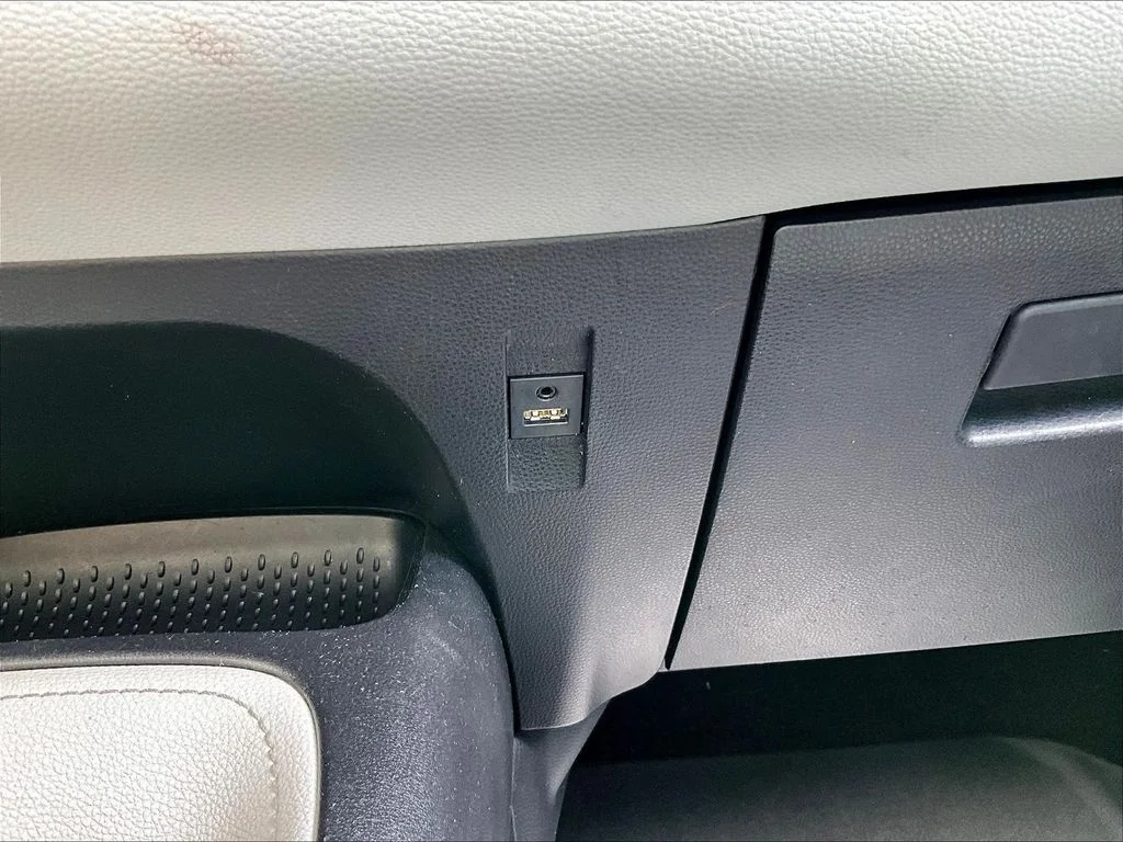 Used 2019 Midnight Black Metallic Toyota SE image 15