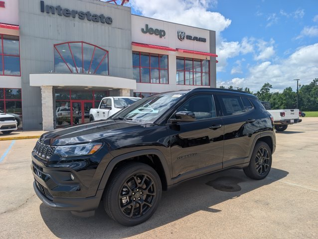 New 2026 Diamond Black Crystal Pearl-Coat Exterior Paint Jeep Latitude Altitude image 1