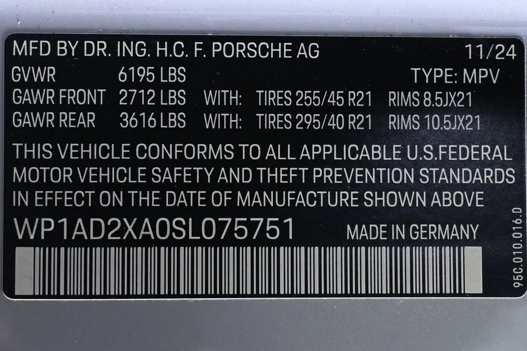 Used 2025 Ice Grey Metallic Porsche  image 27