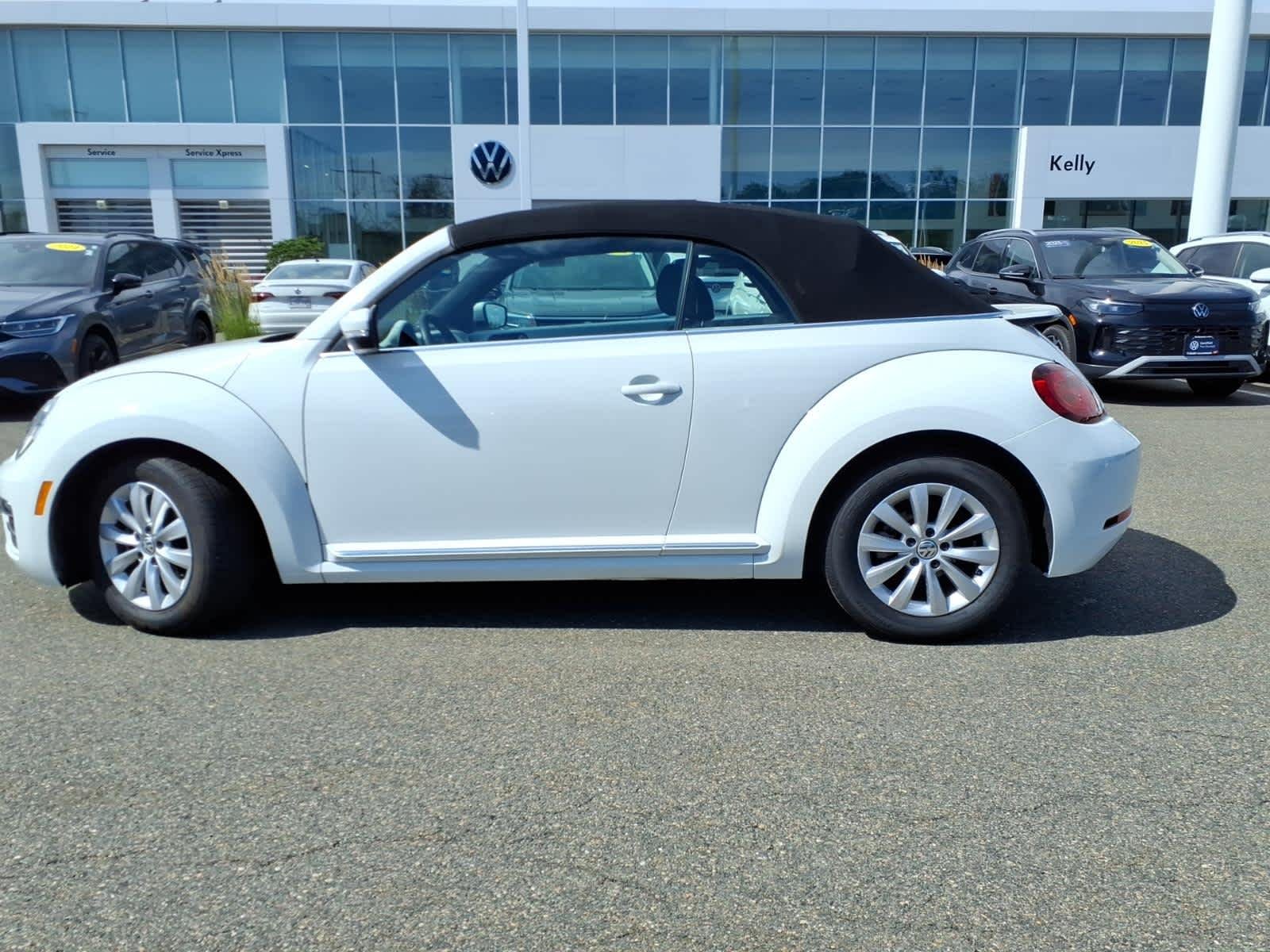 Used 2018 Pure White/Black Roof Volkswagen S image 7