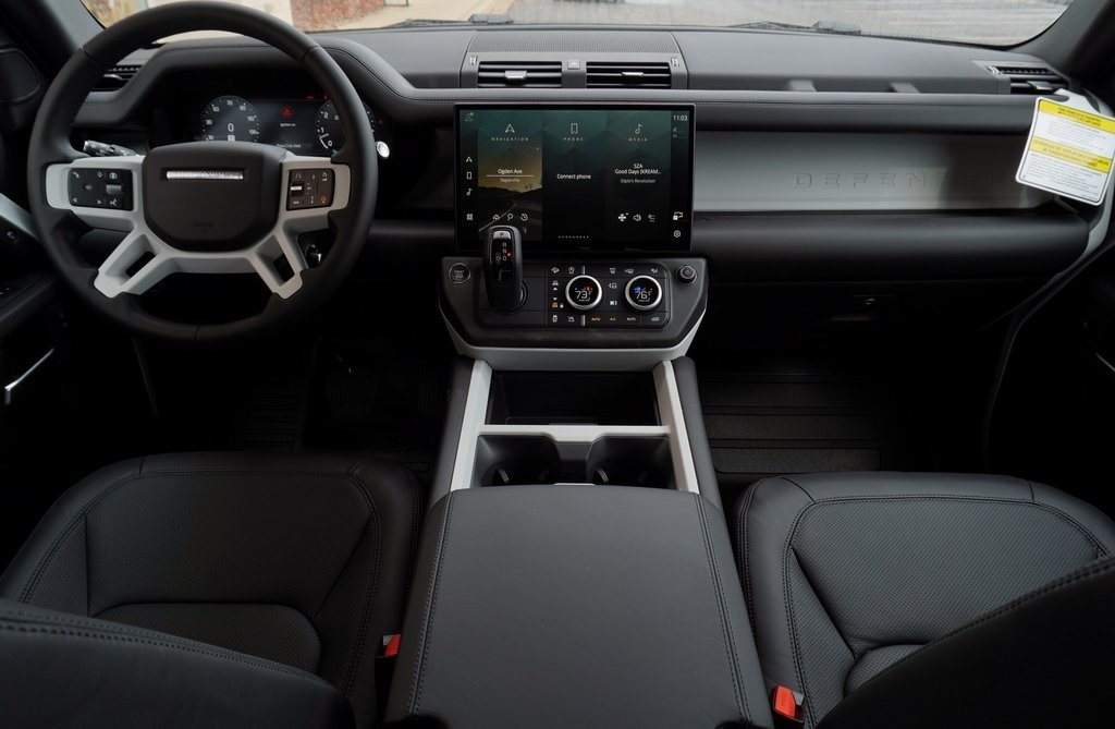 2026 LAND ROVER DEFENDER - Image 9