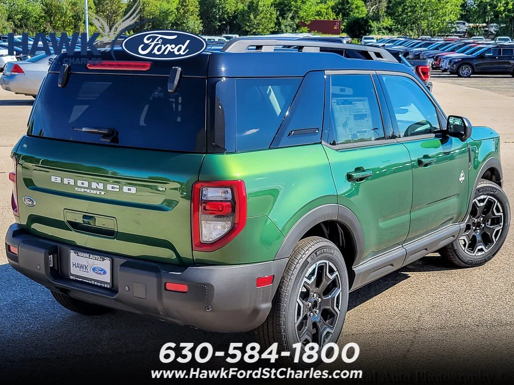 New 2025 Eruption Green Metallic Ford Outer Banks® image 14