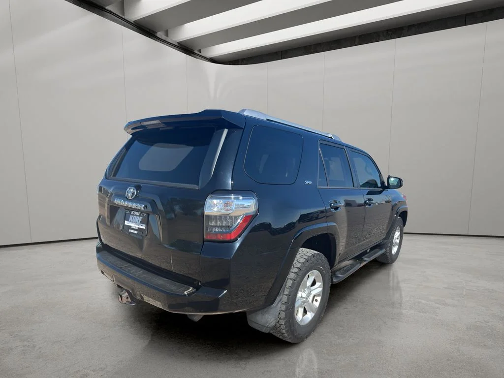 Used 2016 Midnight Black Metallic Toyota SR5 image 5