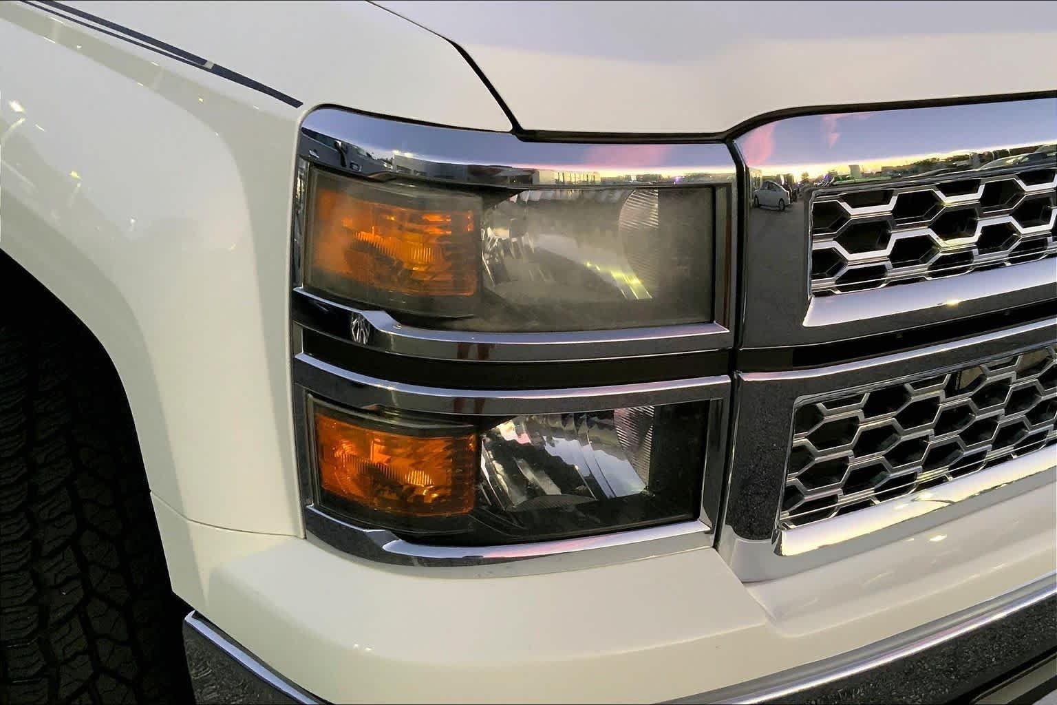 Used 2014 Summit White Chevrolet LT image 24