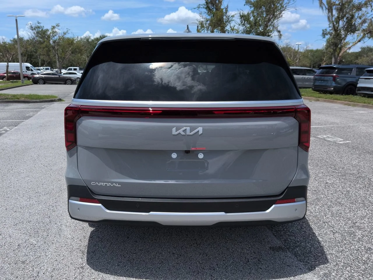 New 2027 Ceramic Silver Kia LXS image 6