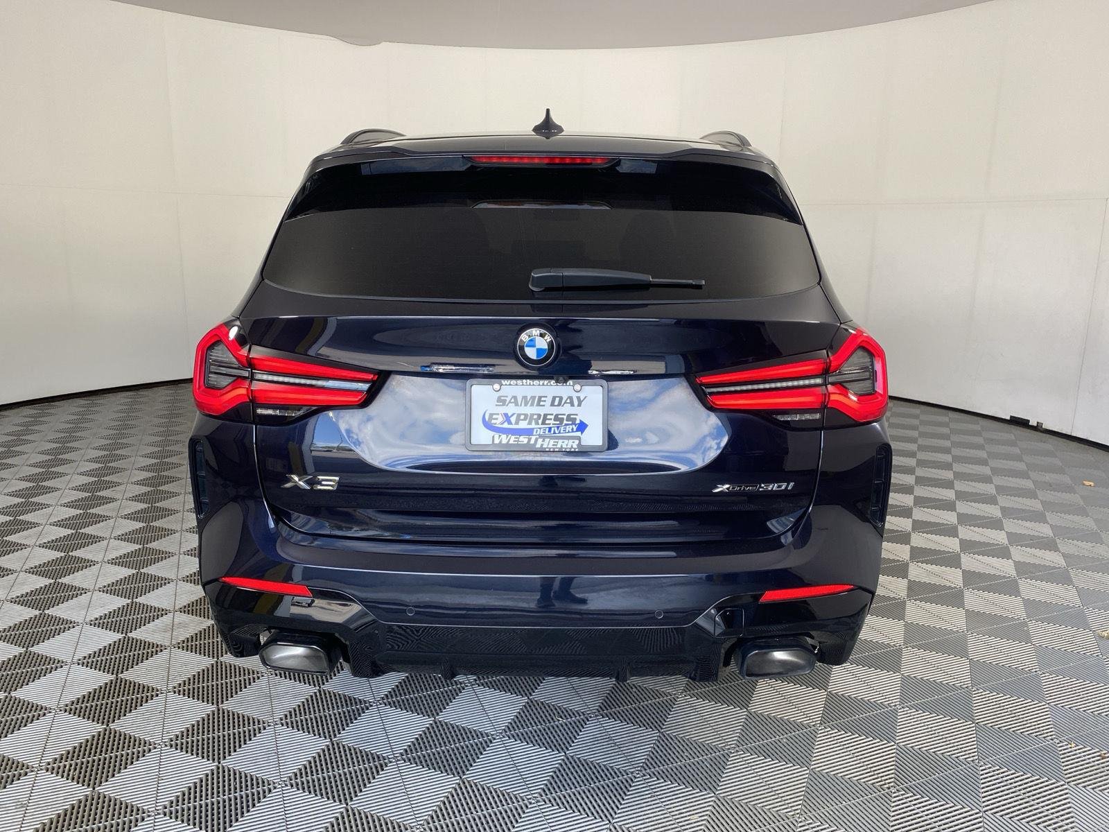 Used 2024 Carbon Black Metallic BMW xDrive30i image 6