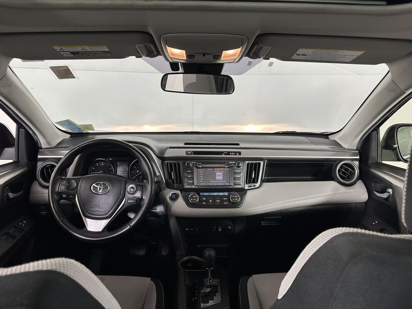 Used 2018 Galactic Aqua Mica Toyota XLE image 18