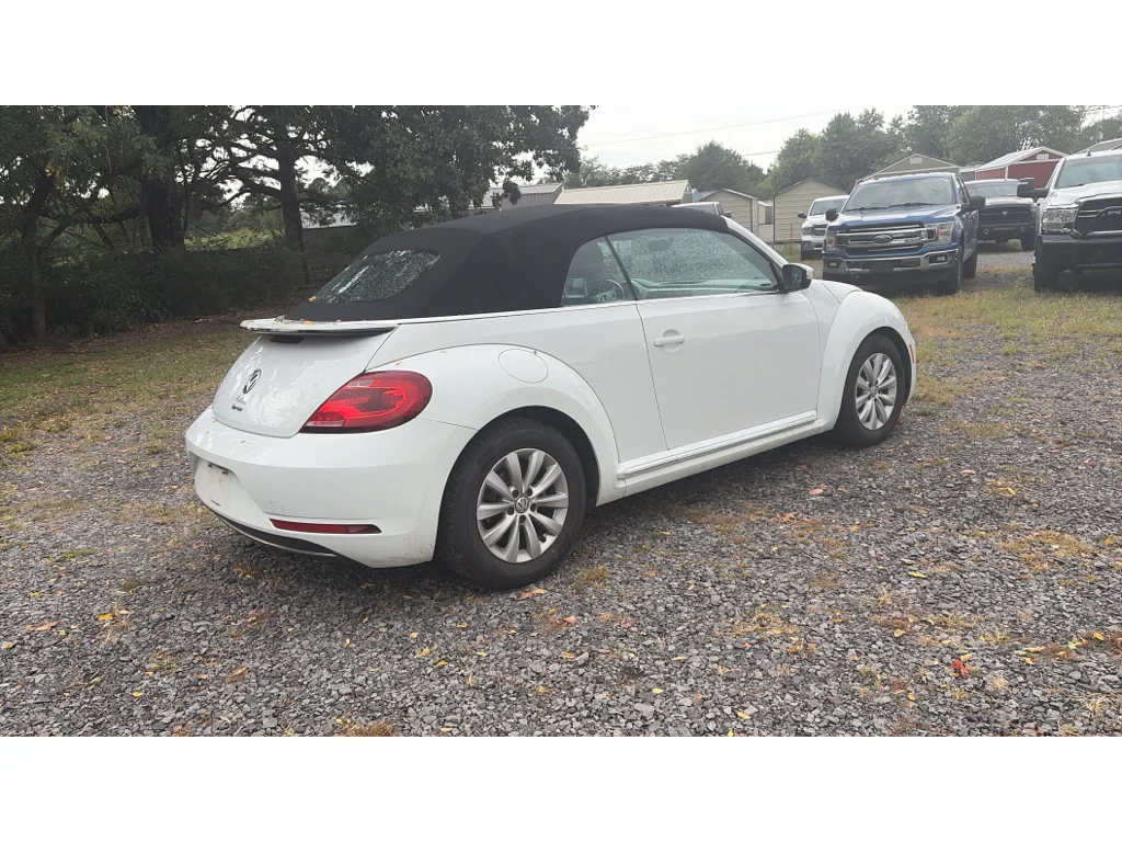 Used 2018 Pure White/Black Roof Volkswagen S image 3