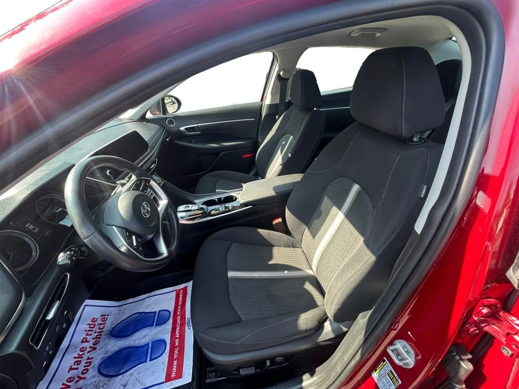 Used 2023 Ultimate Red Hyundai SEL image 10