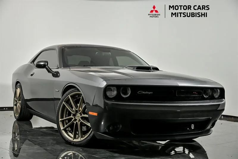 Used 2016 Granite Crystal Metallic Clear Coat Dodge R/T image 1