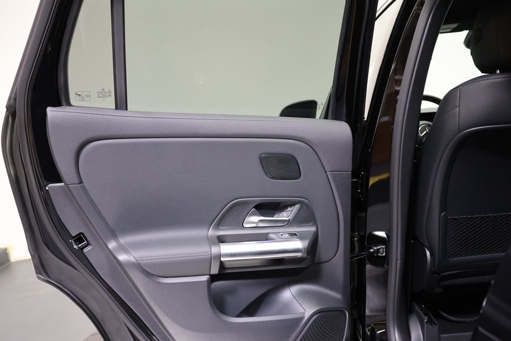 New 2026 Night Black Mercedes-Benz GLA 250 image 40