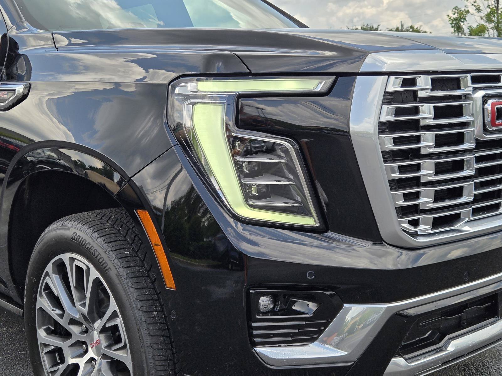 Used 2026 NOIR ONYX GMC Denali image 4