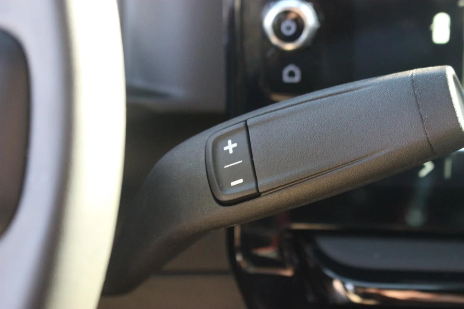 Used 2025 Onyx Black GMC AT4 image 31