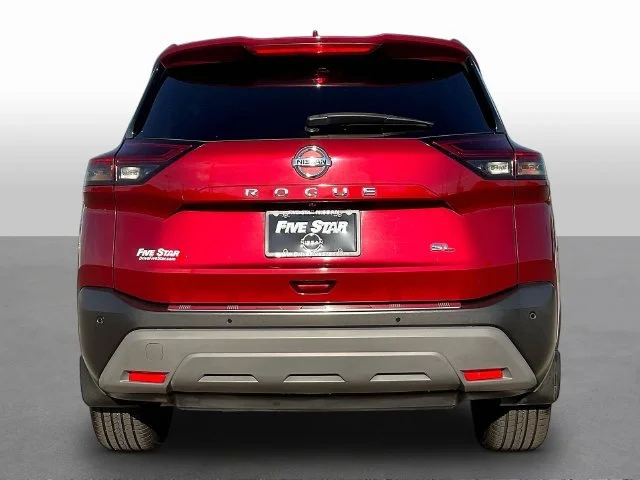 Used 2021 Red Nissan SL image 6