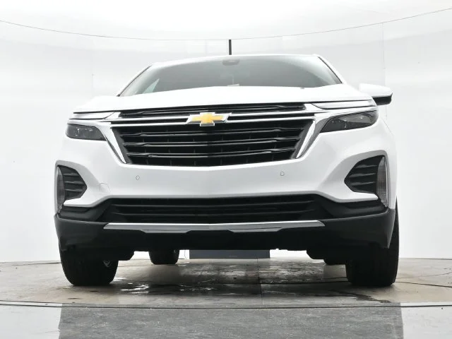 Used 2024 Summit White Chevrolet LT image 26