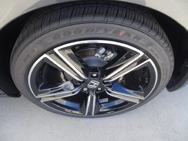 New 2026 Meteorite Gray Metallic Honda SE image 10