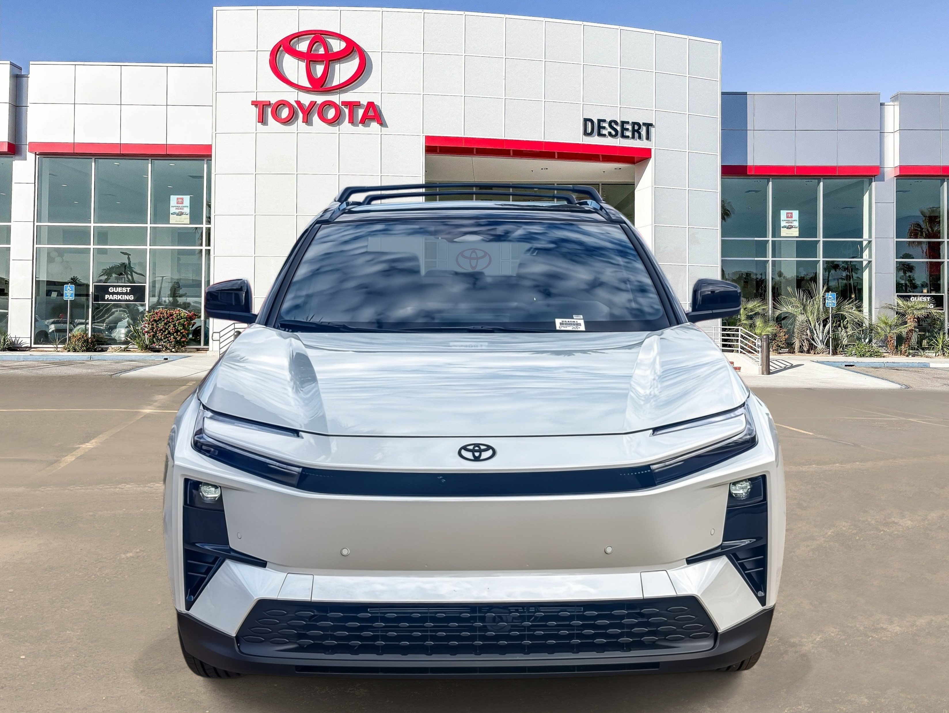 New 2026 Wind Chill Pearl with Midnight Black Metallic roof <sup>1</sup> Toyota  XSE image 2