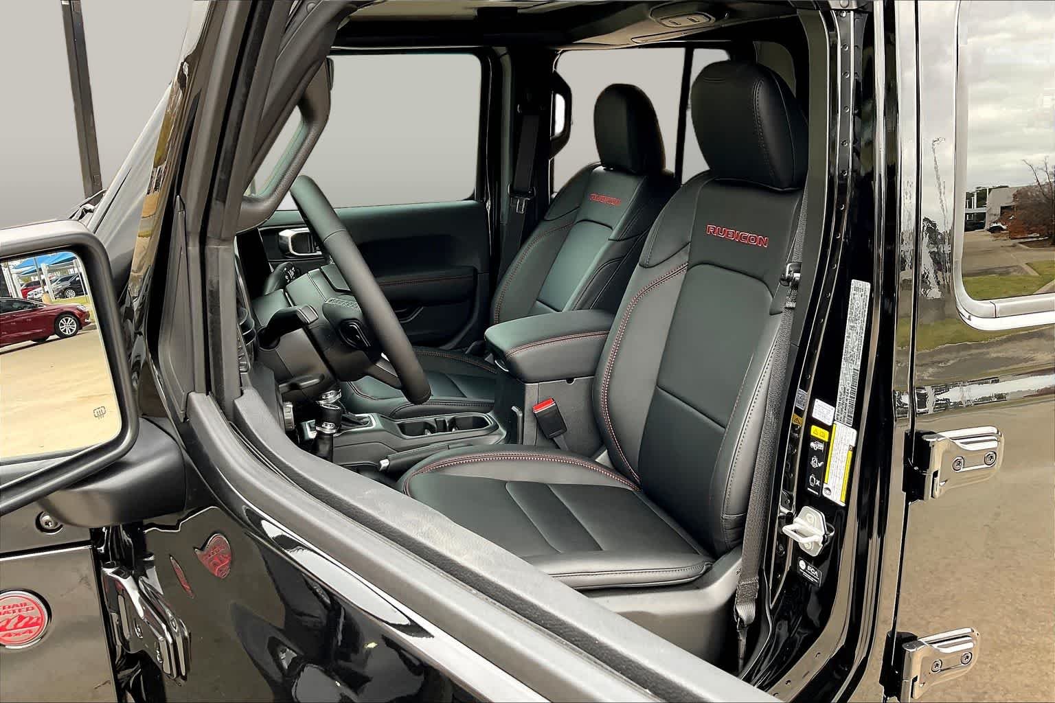 New 2026 Black Clear-Coat Exterior Paint Jeep Rubicon image 9