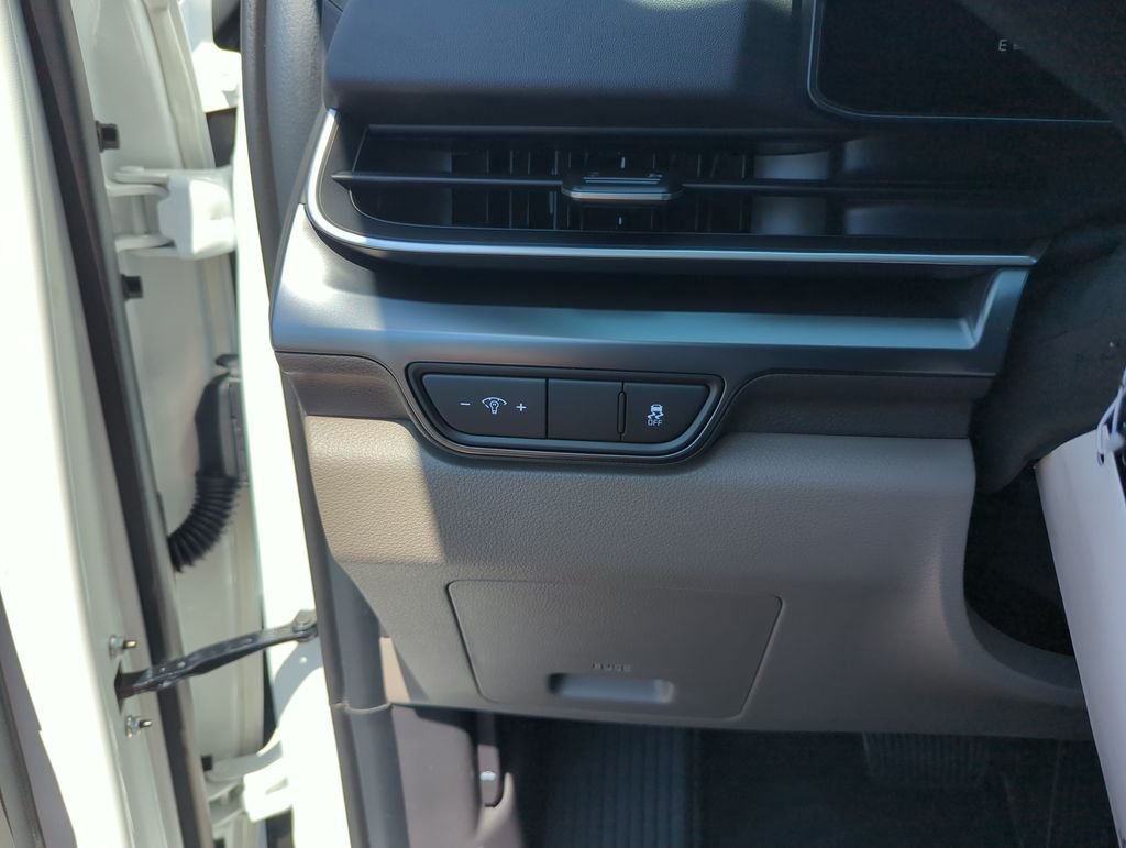 New 2027 Snow White Pearl Kia LX image 20