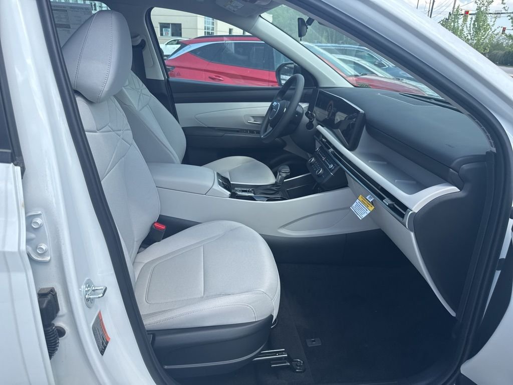 New 2026 White Hyundai SE image 33