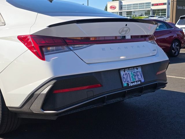 2025 Hyundai Elantra Blue - Photo 12