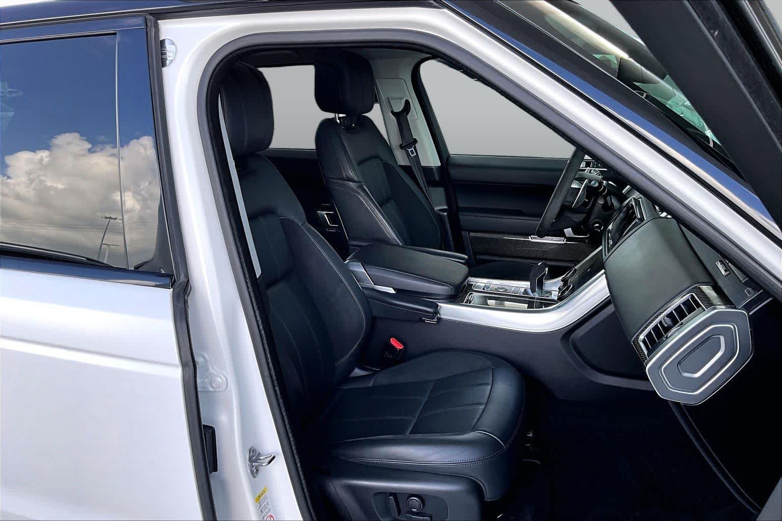 Used 2022 Icy White Land Rover HST image 9