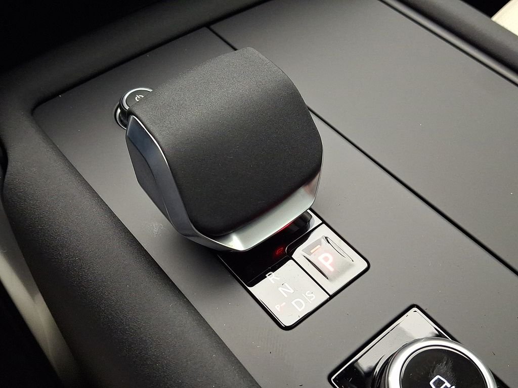 New 2026 Eiger Grey Land Rover S image 12