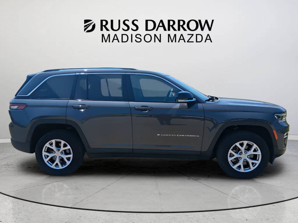 Used 2022 Gray Jeep Limited image 6