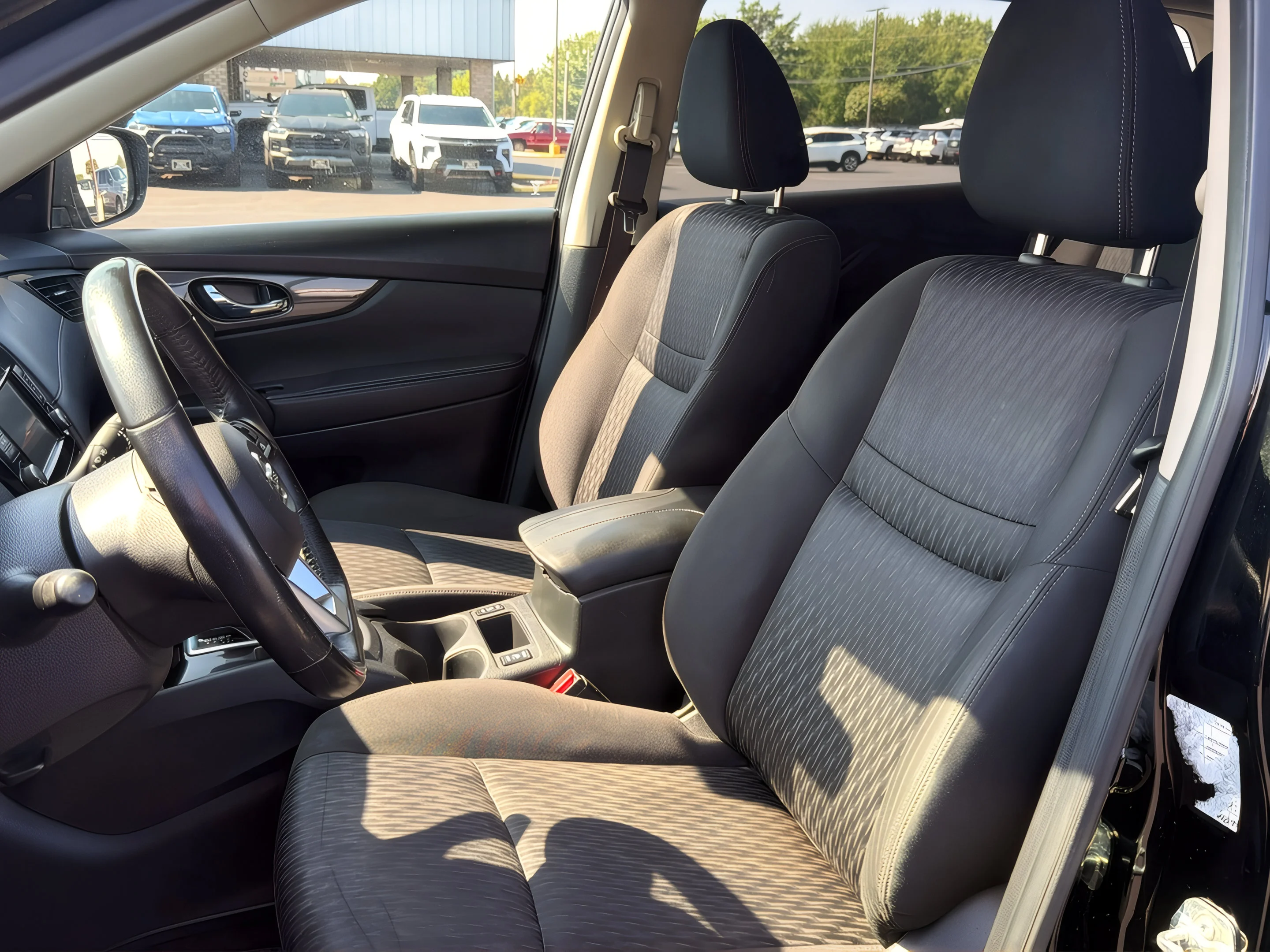 2020 Nissan Rogue SV - Photo 10