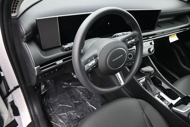 New 2026 White Hyundai SEL Plus FWD image 15