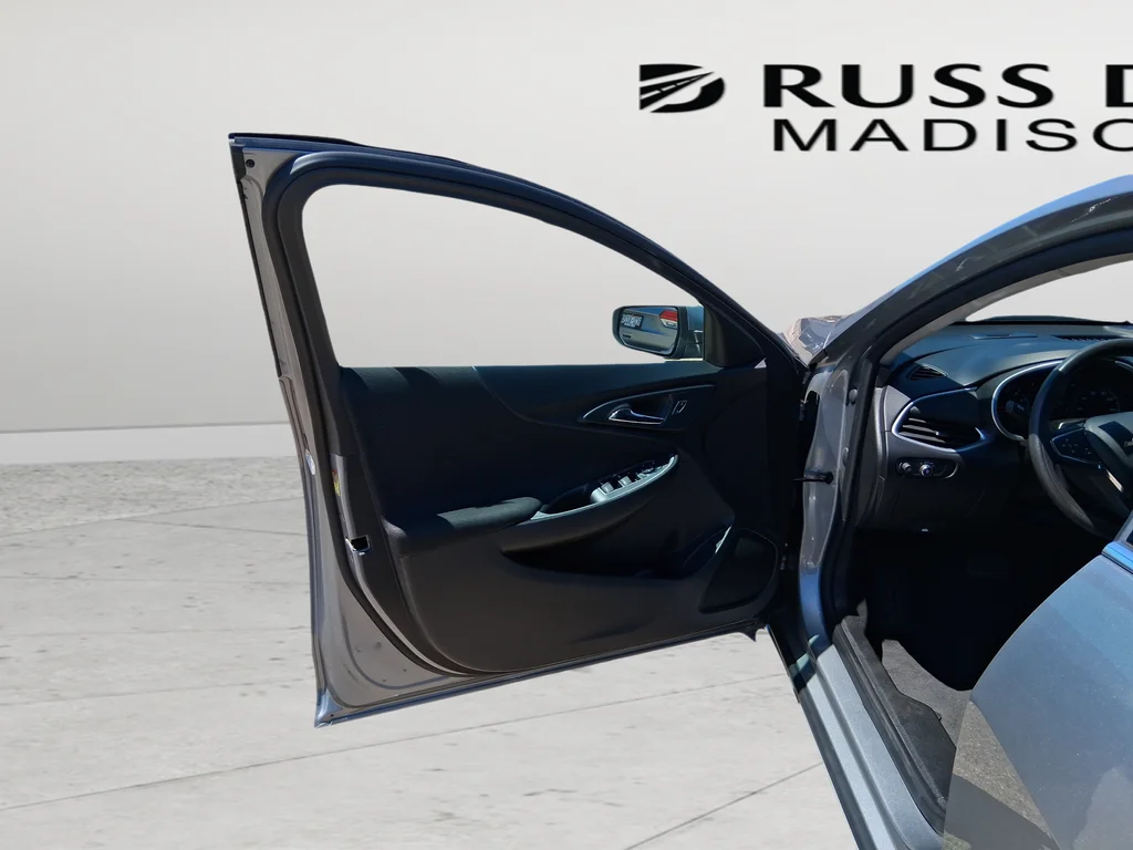 Used 2024 Gray Chevrolet LT image 31