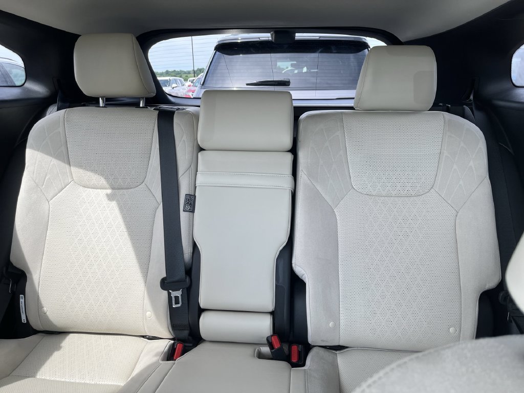 Used 2023 Silver Lexus 350 Luxury image 22