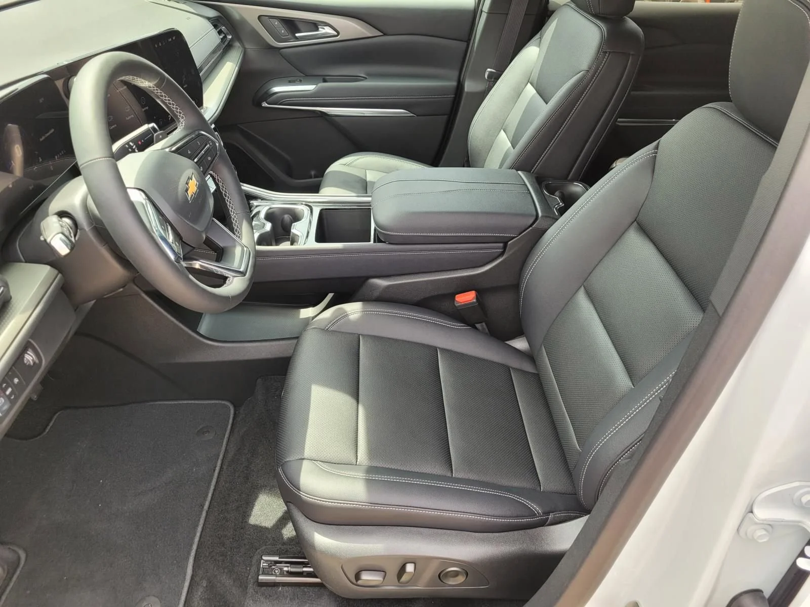 2026 Chevrolet Traverse LT - Photo 16