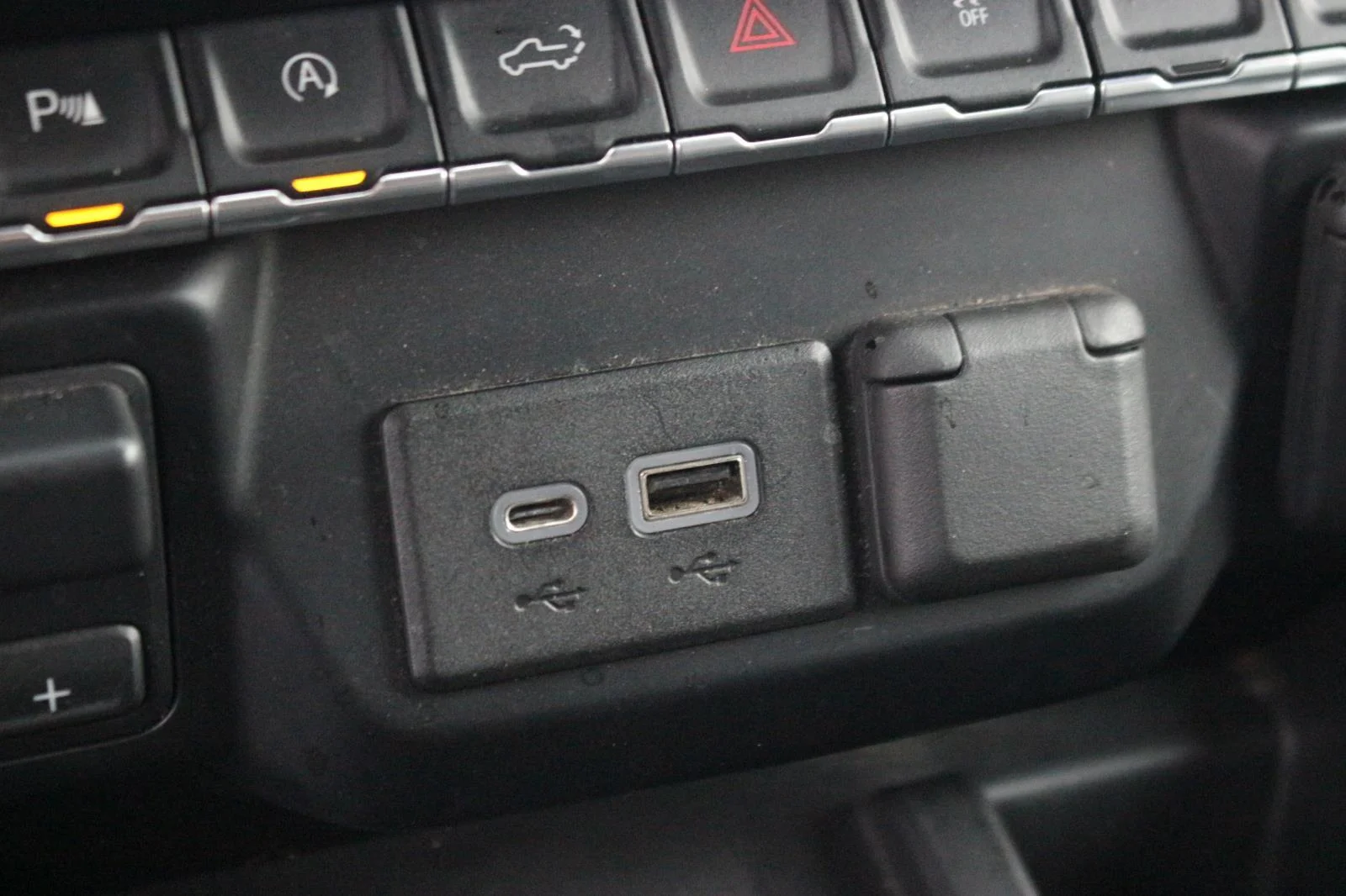 Used 2019 DARK SKY METALLIC GMC SLT image 27