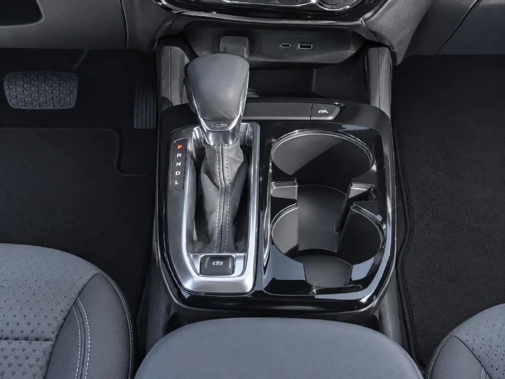 New 2026 White Chevrolet LT image 30
