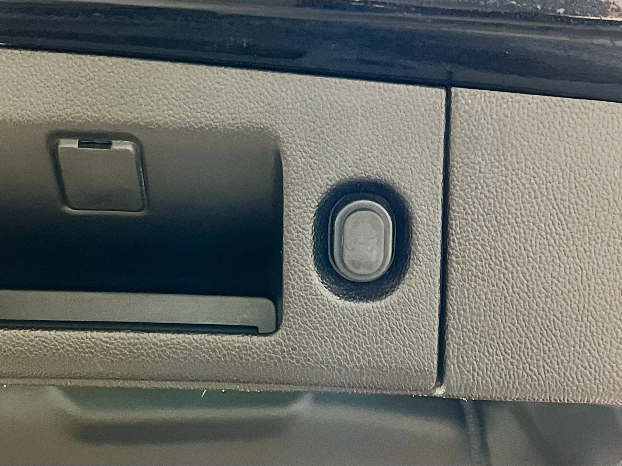 Used 2016 Black Chevrolet LTZ image 28
