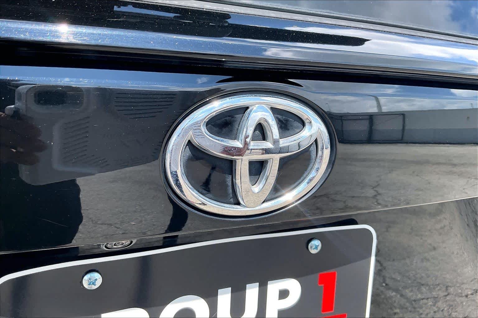 Used 2024 Midnight Black Metallic Toyota XLE image 31