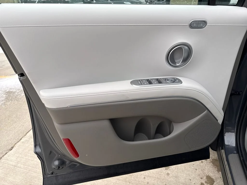 New 2026 Gray Hyundai SEL Premium image 10