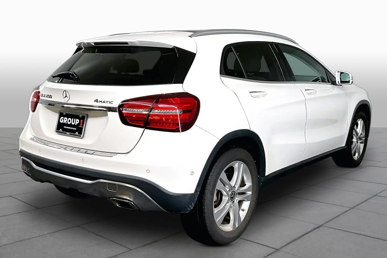 Used 2018 Polar White Mercedes-Benz GLA 250 image 13