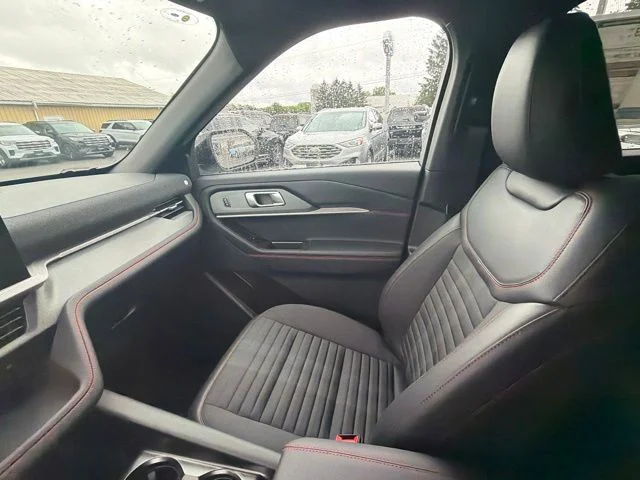 New 2026 Space White Metallic Ford ST-Line image 35