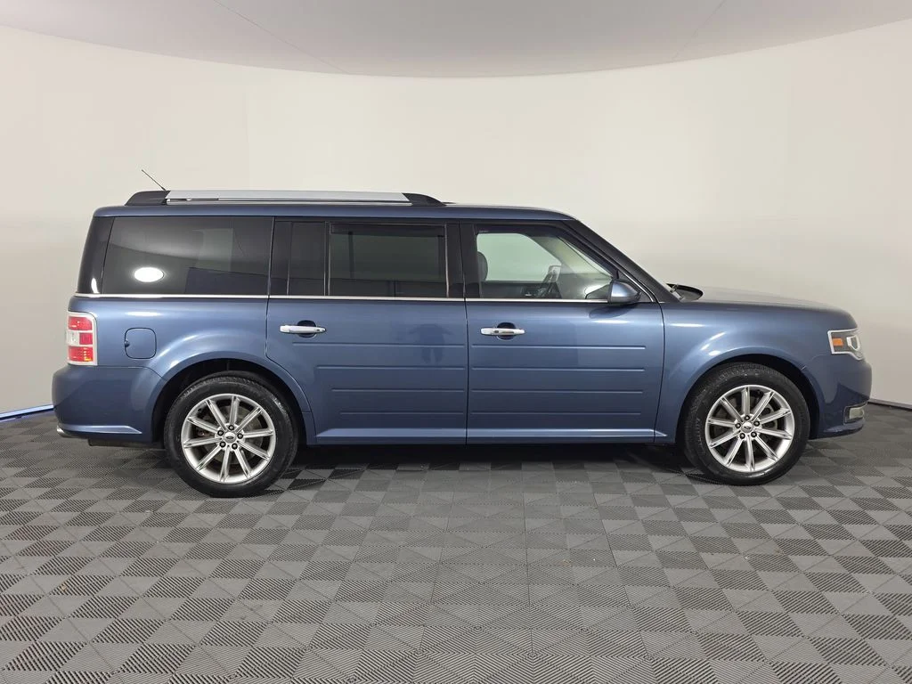 Used 2018 Blue Ford Limited image 8