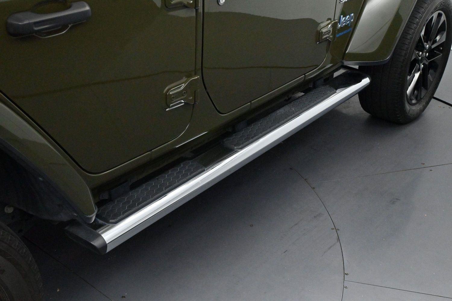 Used 2023 Sarge Green Clearcoat Jeep Sahara image 9