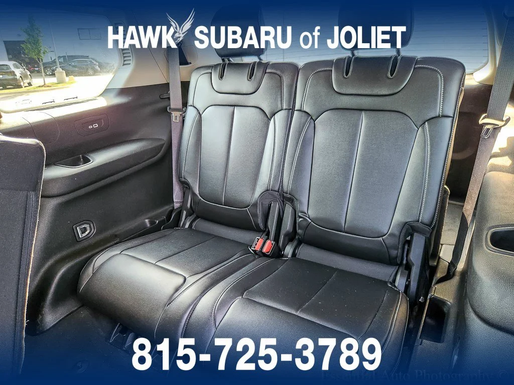 Used 2023 Diamond Black Crystal Pearlcoat Jeep Limited image 8